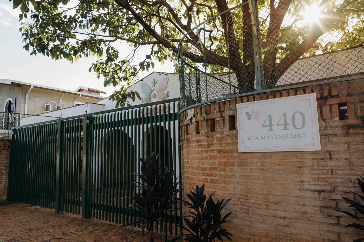 Portão de entrada do Espaço Casulo